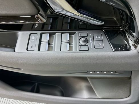 Used 2026 Land Rover Range Rover Evoque S AWD/4WD image 19