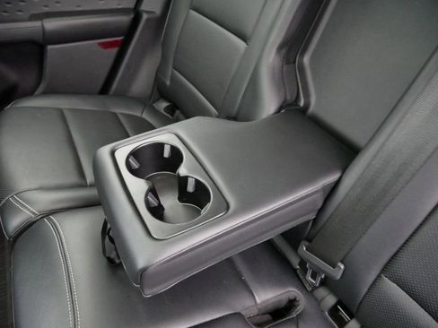 Used 2020 Ford Escape SE Sport image 9