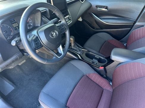 Used 2025 Toyota Corolla SE image 9