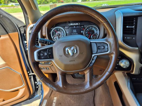 Used 2019 RAM 1500 Laramie image 13