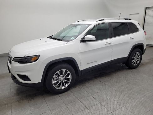 Used 2020 Jeep Cherokee Latitude Plus image 2