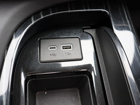 Used 2024 Cadillac Escalade ESV V AWD/4WD image 20