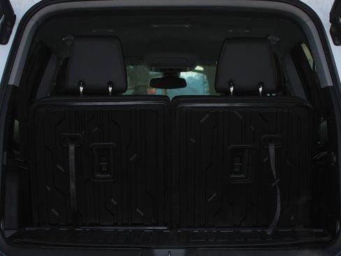 Used 2023 GMC Acadia AT4 w/ Technology Package image 13