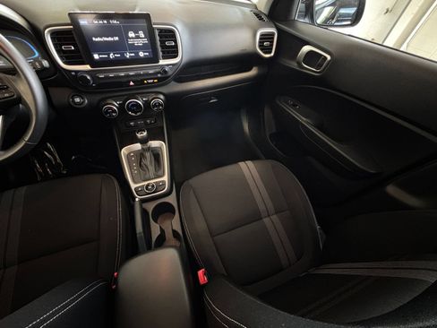 Used 2026 Hyundai Venue SEL FWD image 36