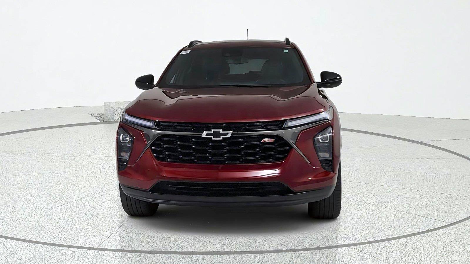 Used 2024 Chevrolet Trax RS w/ Driver Confidence Package FWD image 2