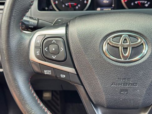 Used 2017 Toyota Camry SE FWD image 19