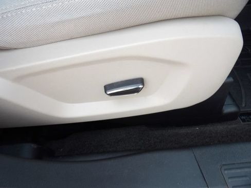 Certified 2018 Ford Explorer XLT AWD/4WD image 35