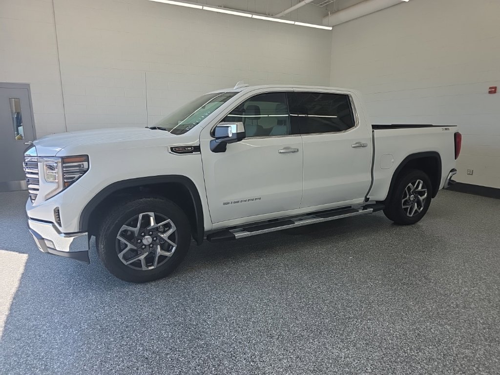 Used 2023 GMC Sierra 1500 SLT w/ SLT Premium Package AWD/4WD image 2