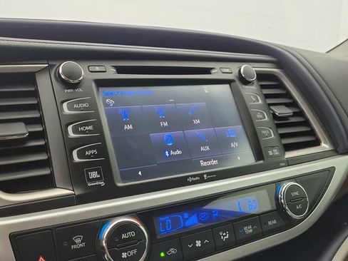 Used 2015 Toyota Highlander Limited FWD image 28