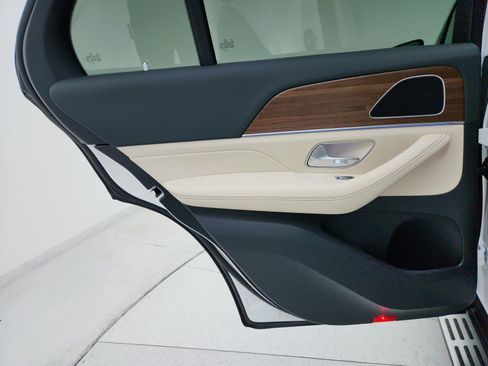 Certified 2025 Mercedes-Benz GLE 350 4MATIC image 23