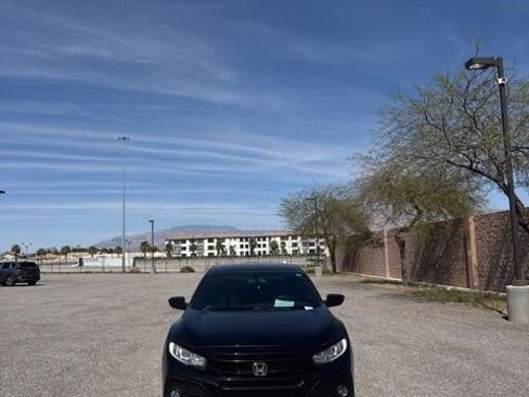 Used 2018 Honda Civic Sport image 2