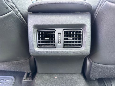 Used 2018 Toyota Camry XSE image 19