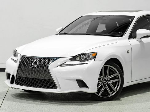 Used 2016 Lexus IS 200t w/ F Sport Package RWD image 10