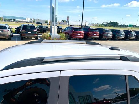 Used 2019 Chevrolet Trax LT FWD image 39