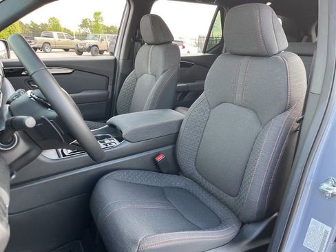 Used 2025 Honda Pilot Sport image 25