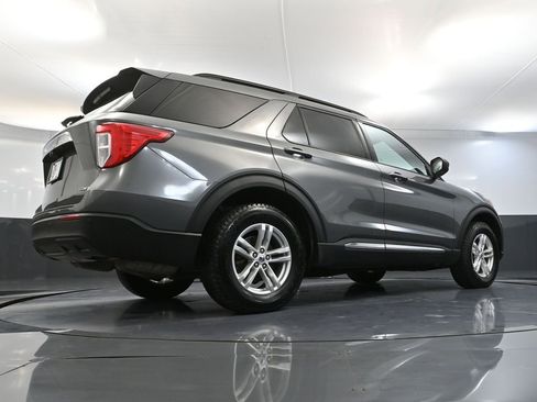 Used 2023 Ford Explorer XLT AWD/4WD image 54