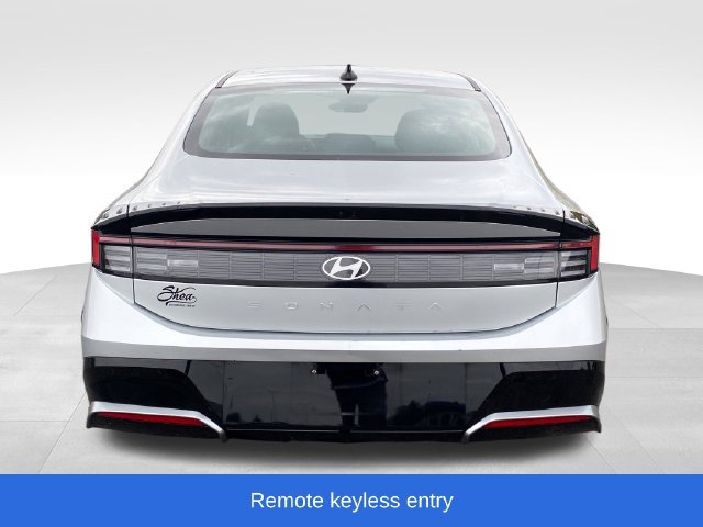 Used 2025 Hyundai Sonata SEL FWD image 3