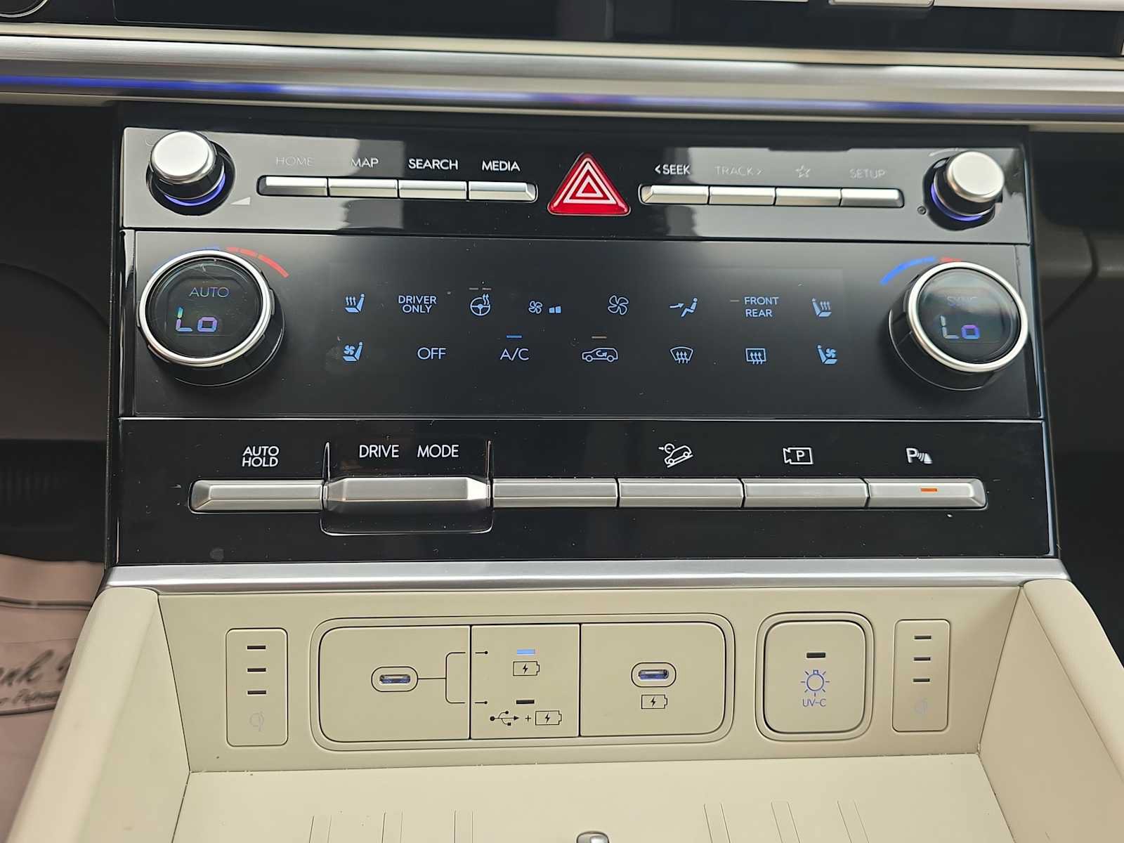 Used 2025 Hyundai Santa Fe Calligraphy FWD image 22
