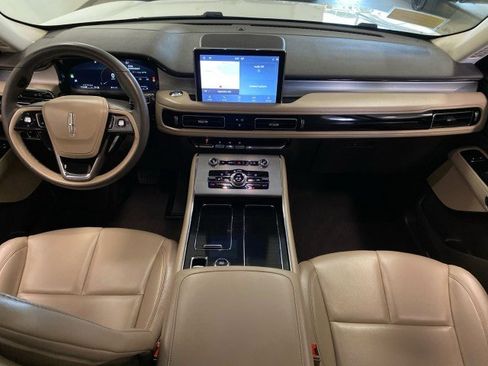 Used 2024 Lincoln Aviator Premiere w/ Premium Package image 7