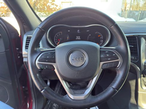 Used 2020 Jeep Grand Cherokee Laredo image 23