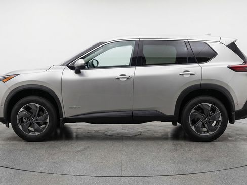 Used 2025 Nissan Rogue SV AWD/4WD image 5