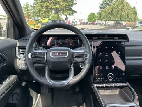 Used 2025 GMC Terrain Elevation w/ Elevation Premium Package AWD/4WD image 15