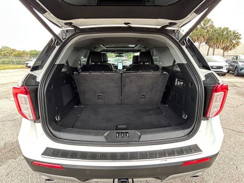 Used 2024 Ford Explorer Limited w/ Limited Technology Package RWD image 32