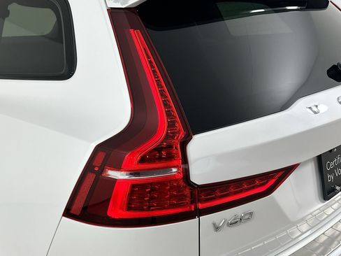 Used 2023 Volvo V60 B5 Cross Country Ultimate w/ Climate Package AWD/4WD image 12