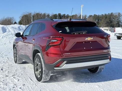 Certified 2025 Chevrolet Trax LT image 8