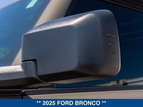 Used 2025 Ford Bronco Badlands AWD/4WD image 13