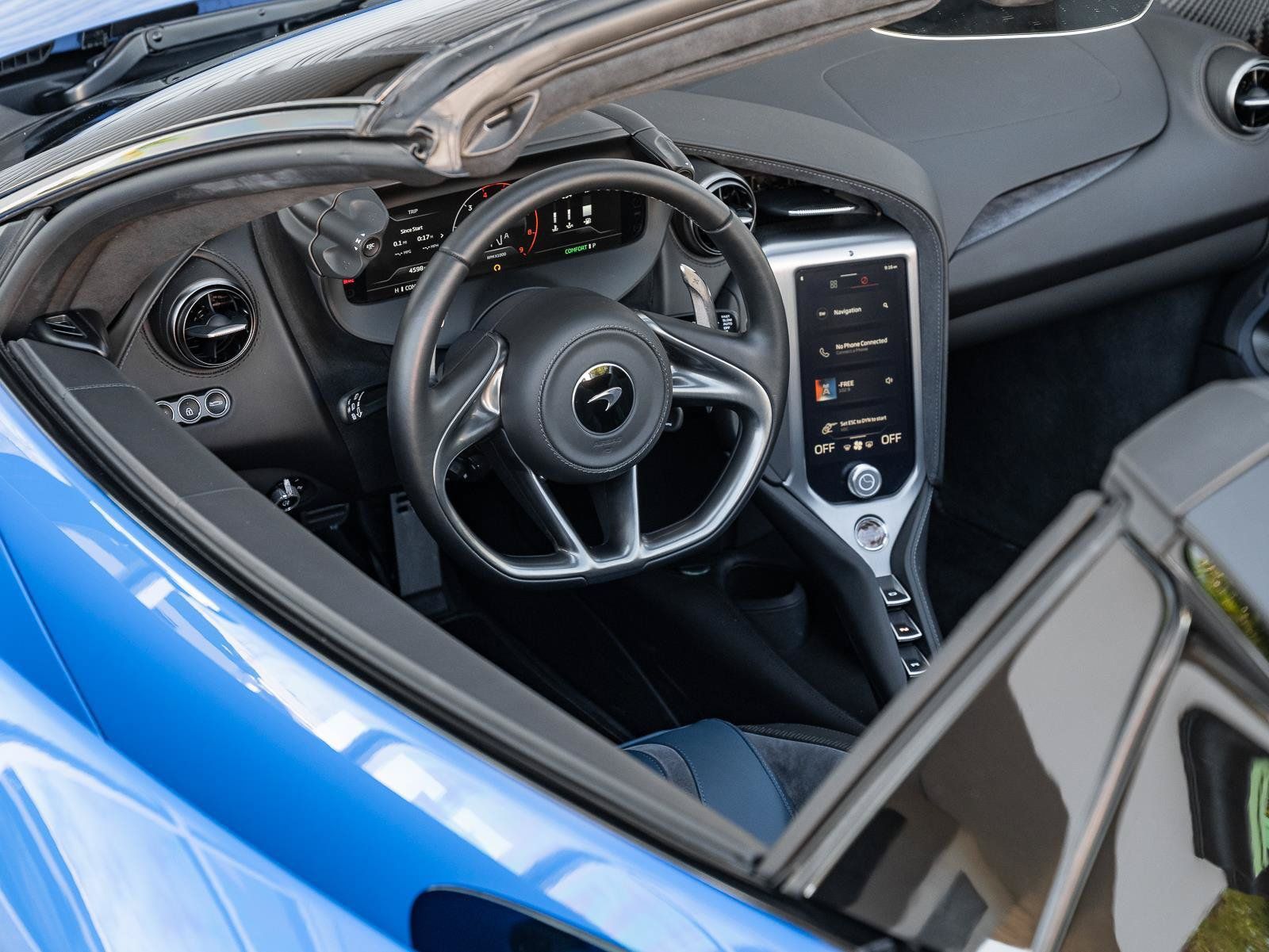 Used 2024 McLaren 750S Spider RWD image 14