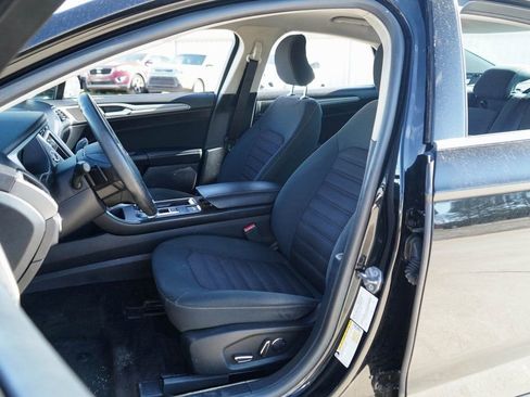 Used 2018 Ford Fusion SE w/ Fusion SE Technology Package image 7