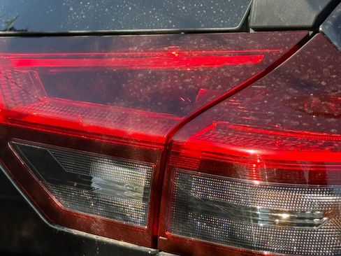 Used 2023 Nissan Rogue SV image 8