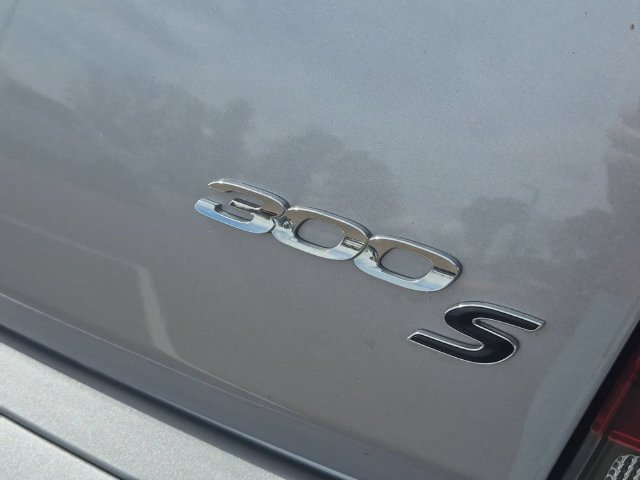 Used 2017 Chrysler 300 S AWD/4WD image 10