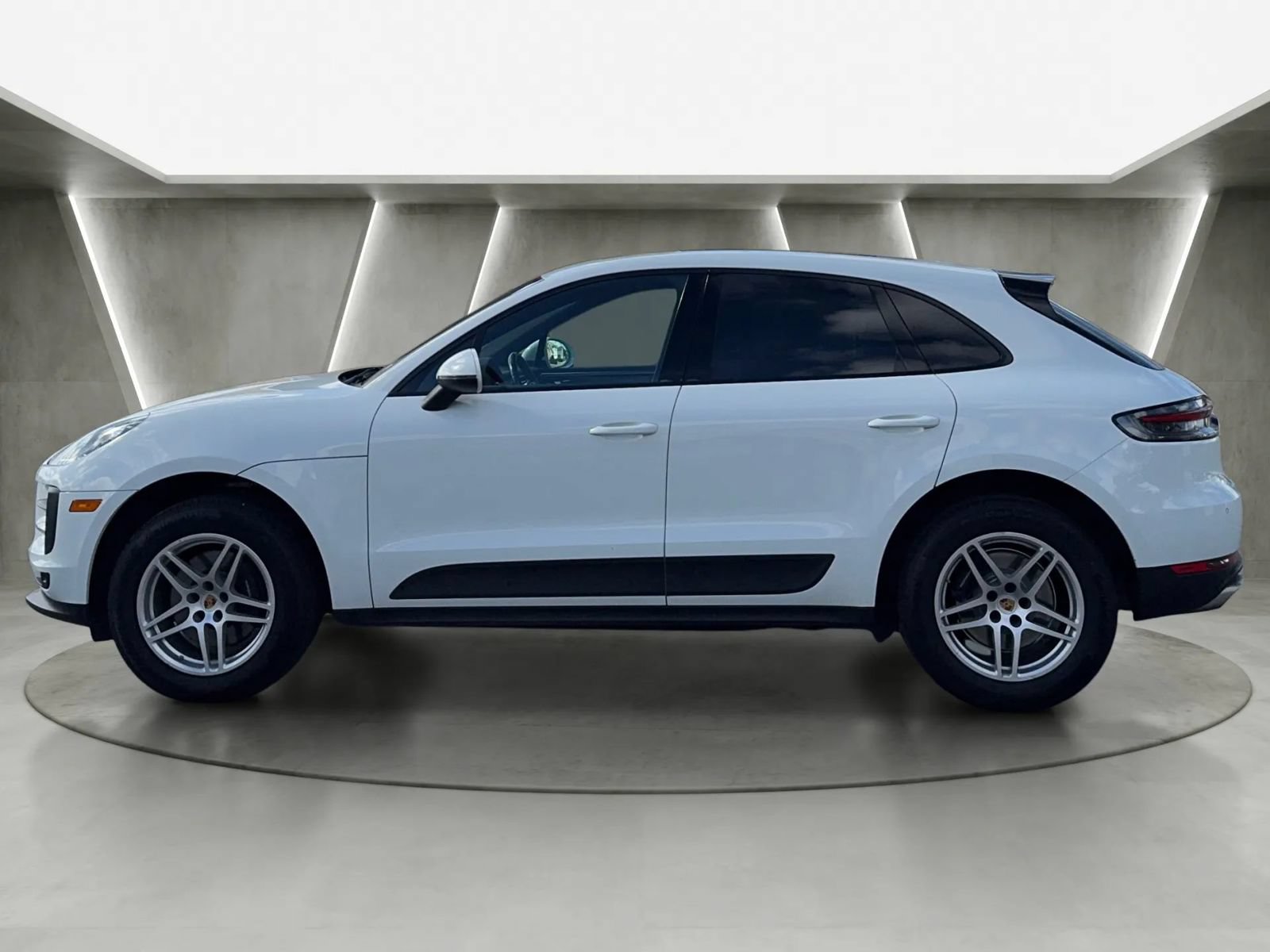 Used 2019 Porsche Macan AWD/4WD image 6