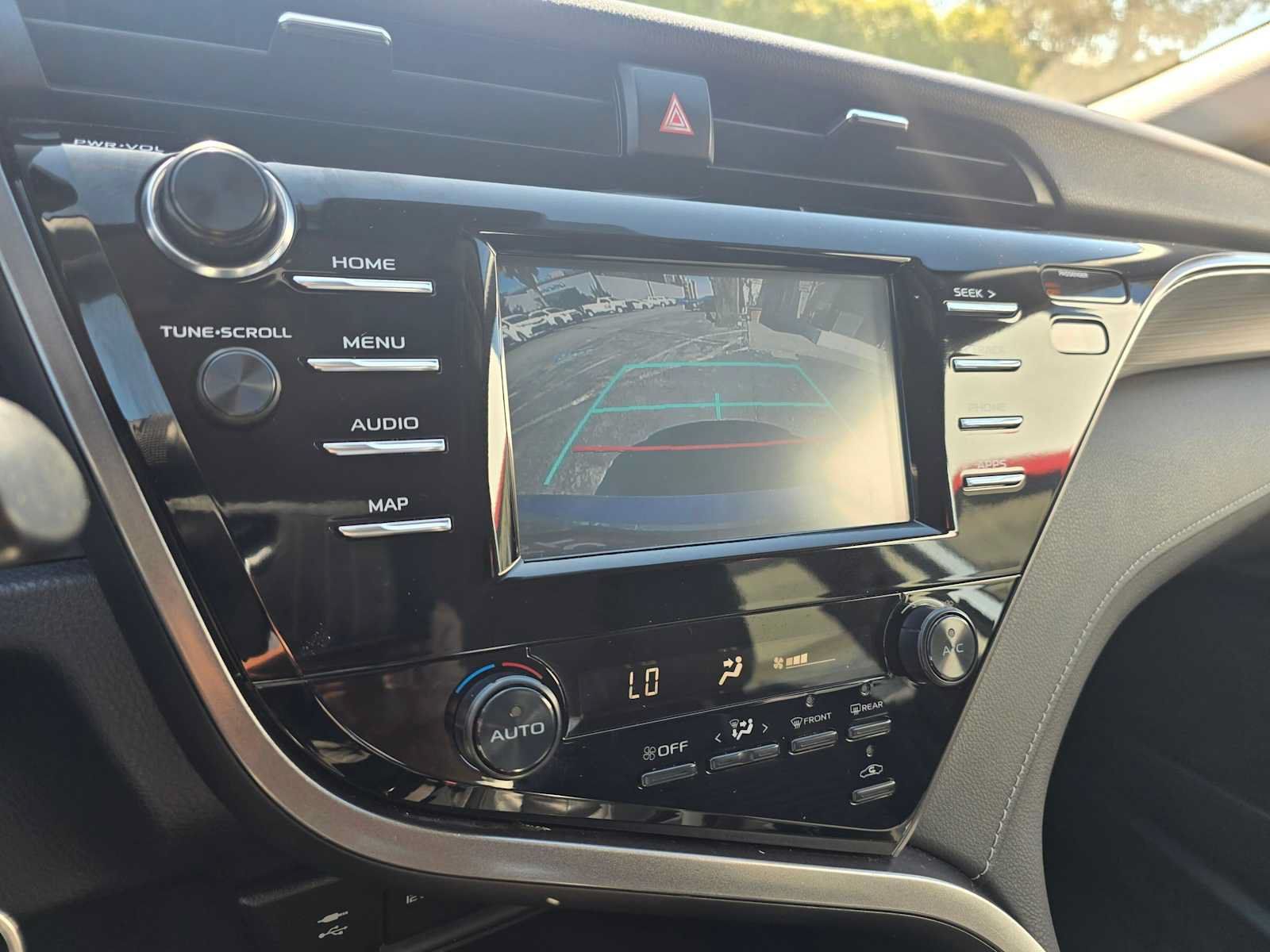 Used 2019 Toyota Camry SE FWD image 27