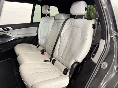 Used 2025 BMW X7 xDrive40i w/ Executive Package AWD/4WD image 44