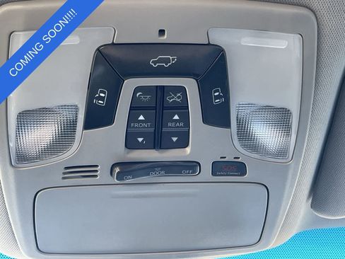 Used 2015 Toyota Sienna Limited Premium FWD image 32