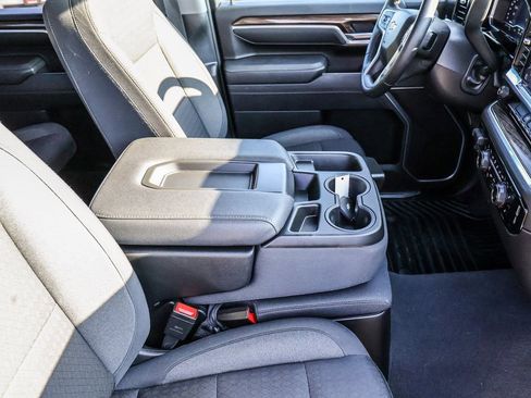 Certified 2025 Chevrolet Silverado 2500 LT w/ Convenience Package image 18