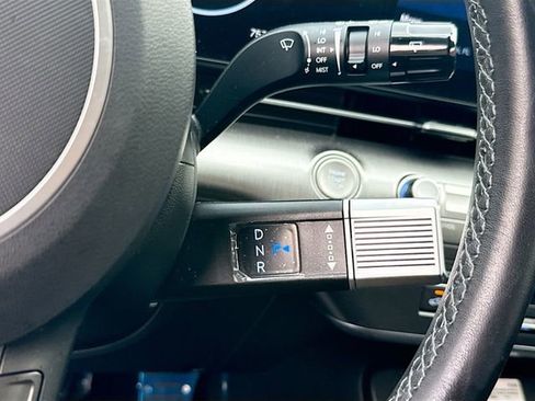 Certified 2025 Hyundai Kona SEL FWD image 17