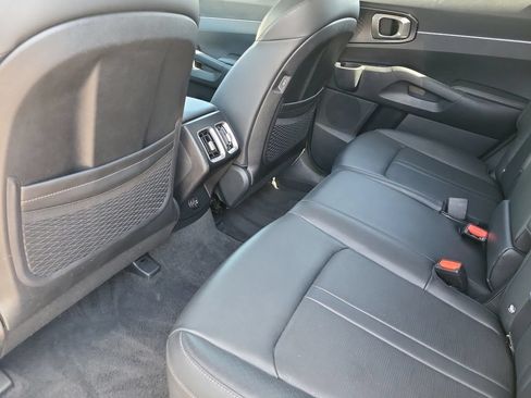 Certified 2025 Kia Sorento S w/ Panoramic Sunroof Package AWD/4WD image 15