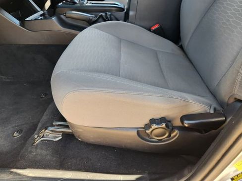 Used 2018 Toyota Tacoma SR w/ SR Convenience Package RWD image 18