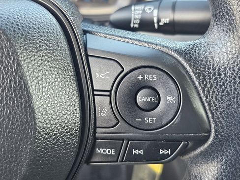 Used 2021 Toyota Corolla LE image 32