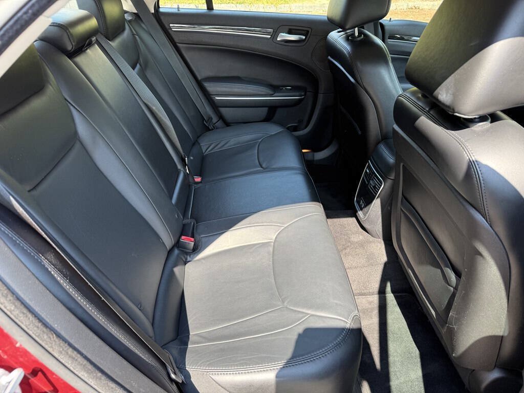 Used 2016 Chrysler 300 Limited RWD image 19