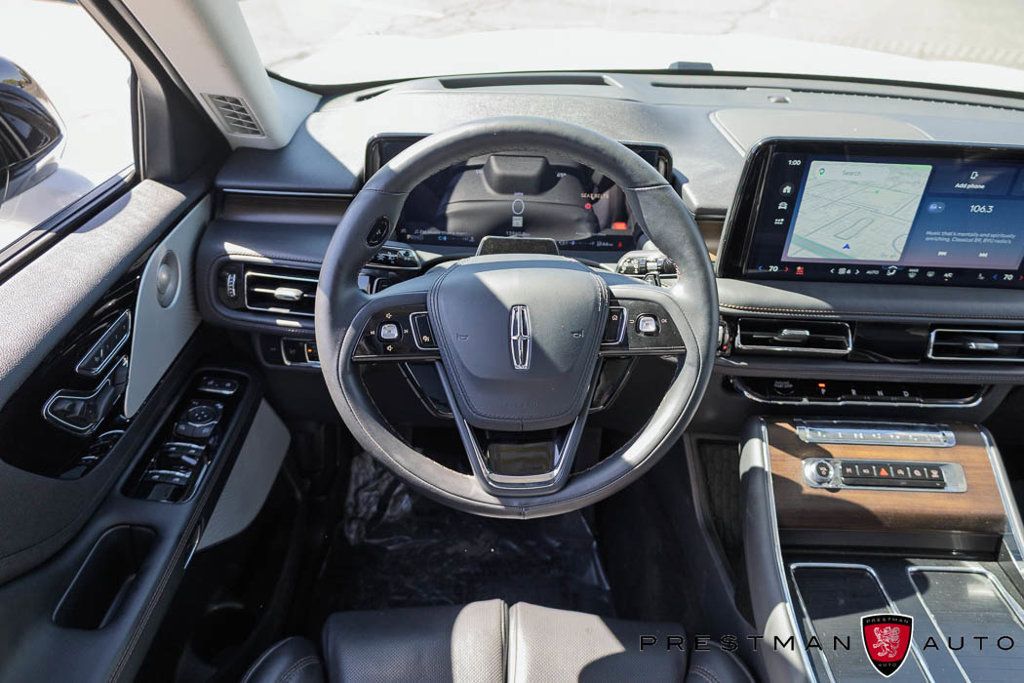 Used 2025 Lincoln Aviator Reserve w/ Equipment Group 201A AWD/4WD image 2