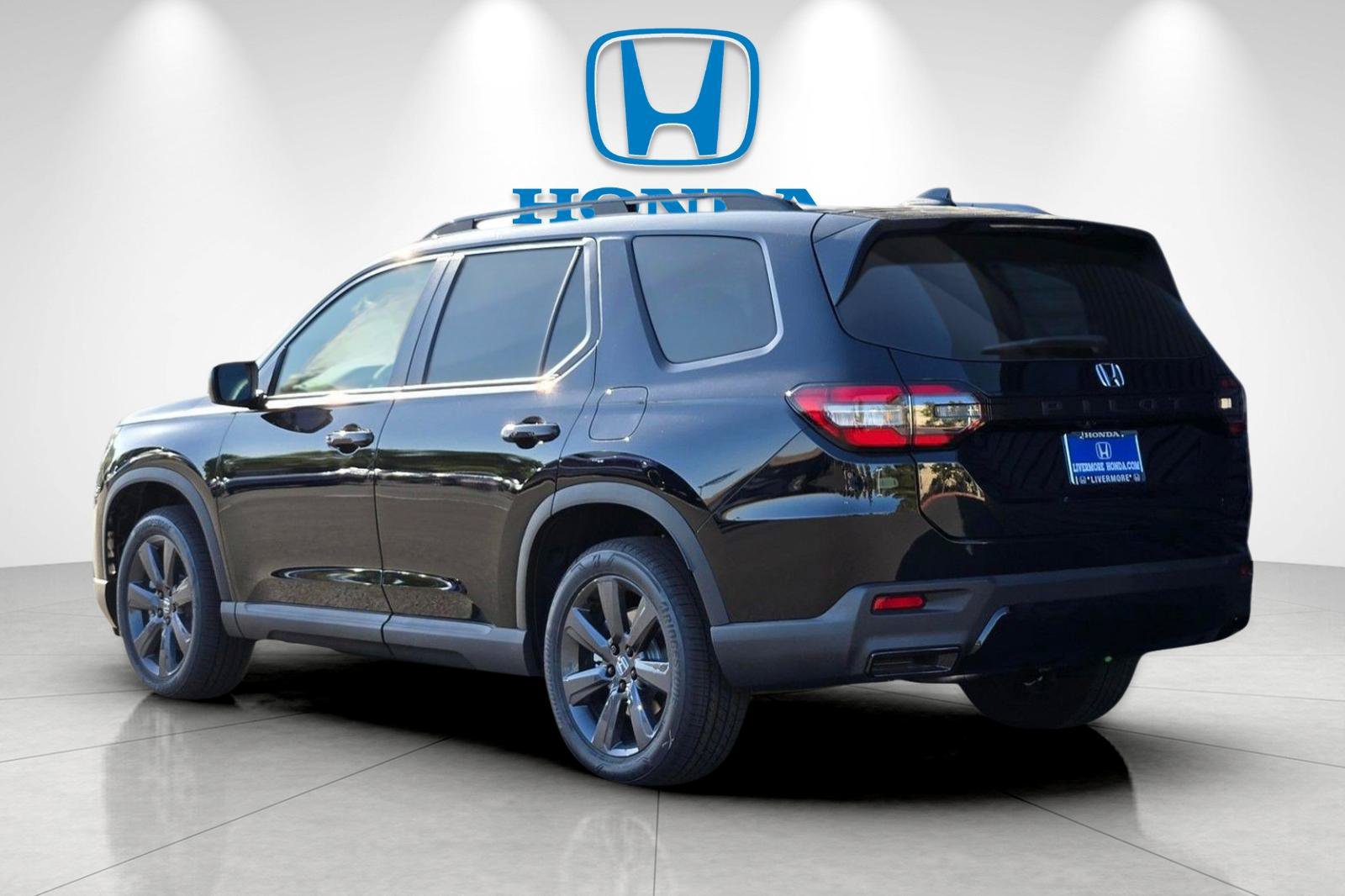 New 2026 Honda Pilot Sport image 8