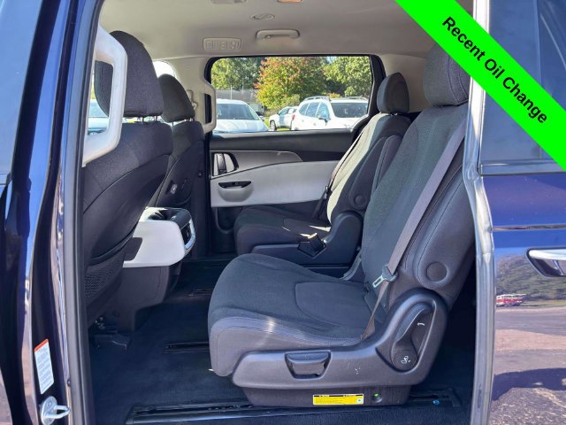 Used 2022 Kia Carnival LX FWD image 22