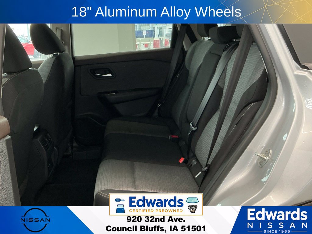 Used 2023 Nissan Rogue SV AWD/4WD image 12