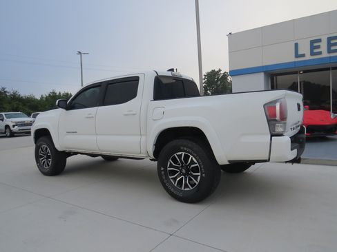 Used 2023 Toyota Tacoma TRD Sport AWD/4WD image 3