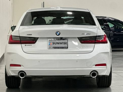 Used 2025 BMW 330i xDrive Sedan w/ Premium Package AWD/4WD image 5